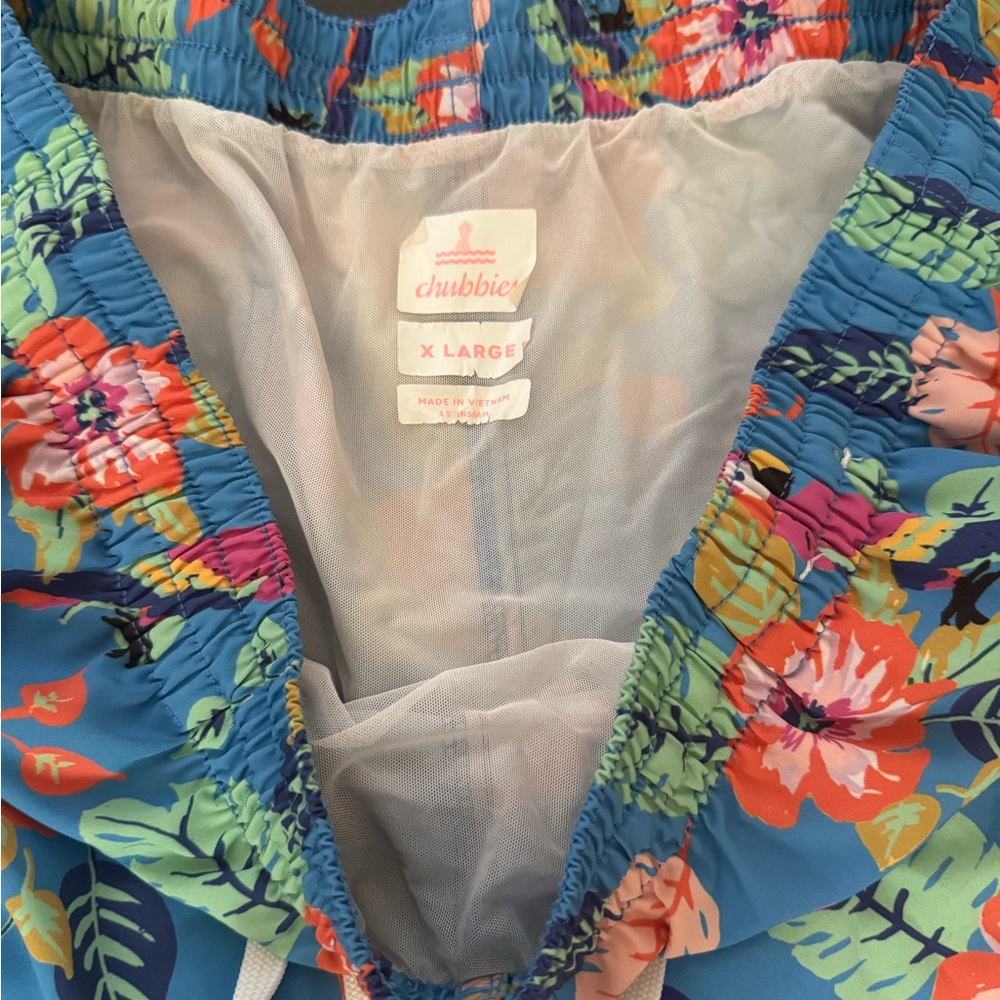 Chubbies Blue and Red Swim Trunks with Elastic Waistband Parrots - Picture 2 of 2